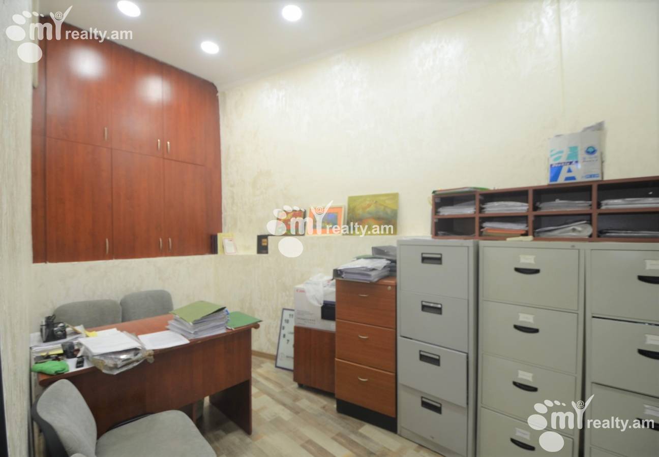 Снять коммерческoе помещение Вардананц ул, Центр Ереван, 132375