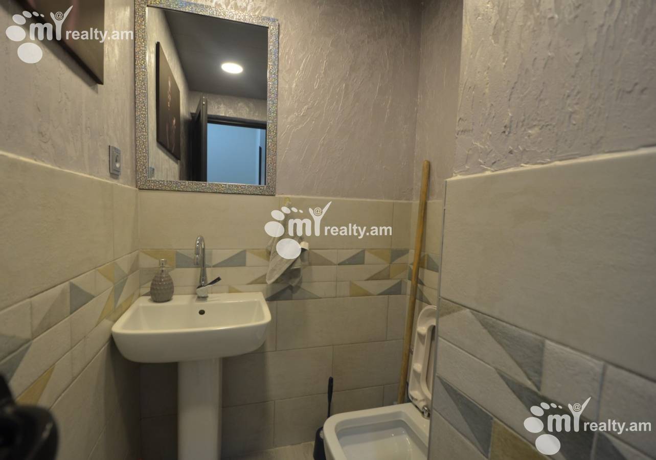 Снять коммерческoе помещение Вардананц ул, Центр Ереван, 132375