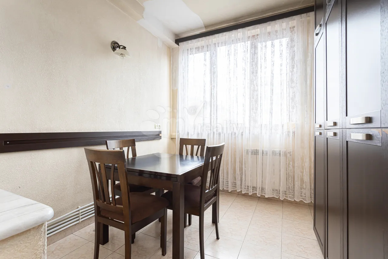 5 bedroom apartment for sale Hr.Kochar St, Arabkir Yerevan, 158249