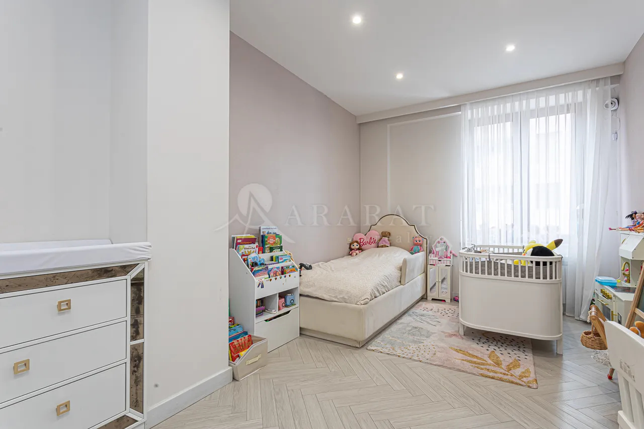 4 bedroom apartment for sale Aram St, Center Yerevan, 159222