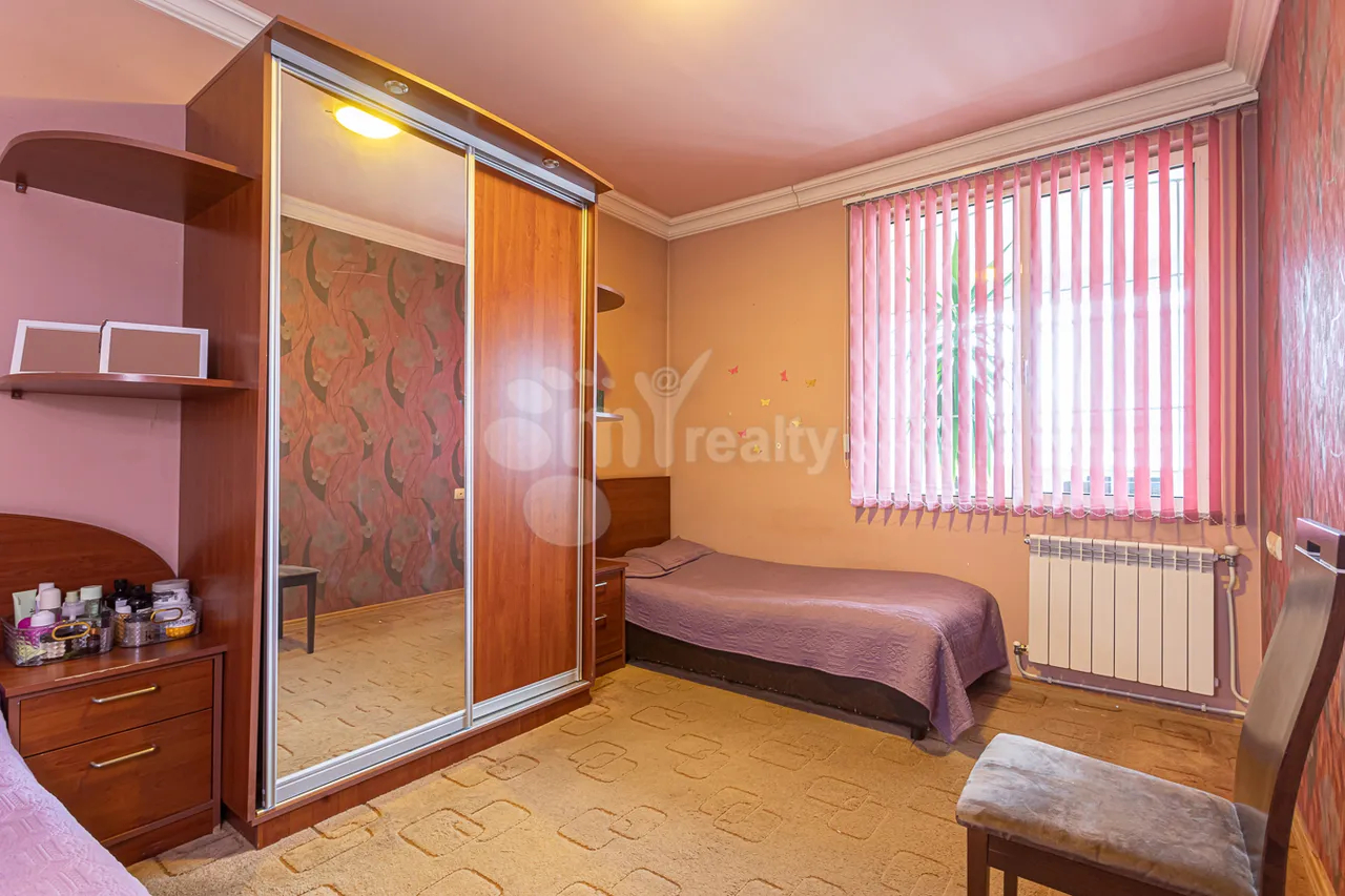 5 bedroom apartment for sale Hr.Kochar St, Arabkir Yerevan, 158249