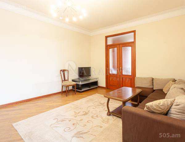 3-senyakanoc-bnakaran-vacharq-Yerevan-Arabkir