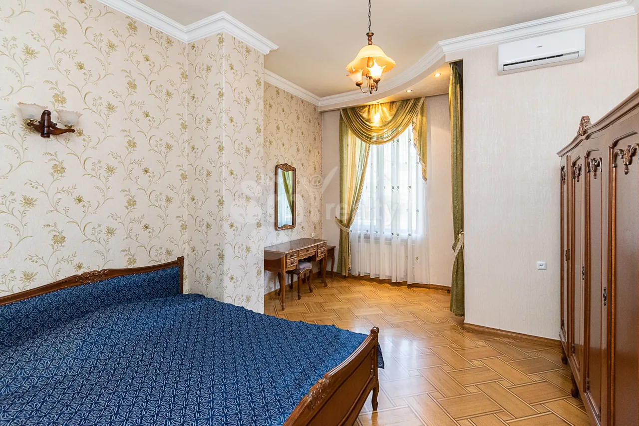 5 bedroom apartment for sale خیابان نعلبندیان, مرکز شهر ایروان, 160686