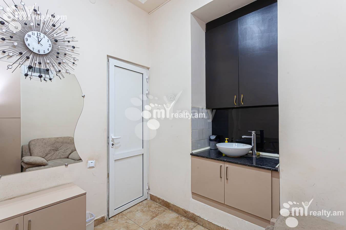Commercial property for rent Abovyan St, Center Yerevan, 154004