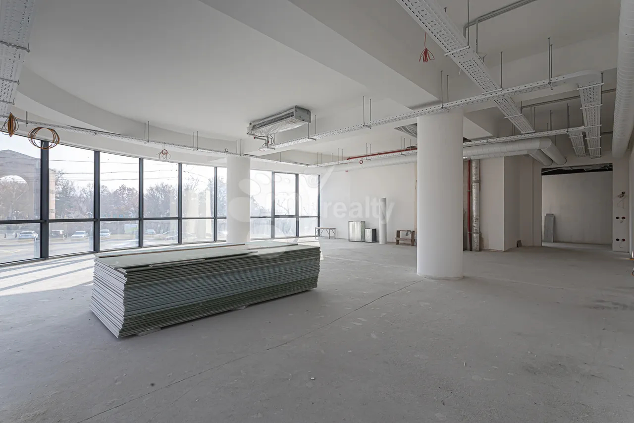 Commercial property for rent Azatutyan Ave, Arabkir Yerevan, 158322