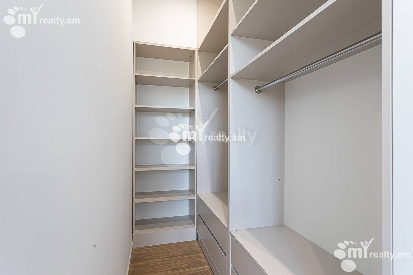 3 bedroom apartment for sale خیابان هانراپتوتیان کوچه 2, مرکز شهر ایروان, 156917