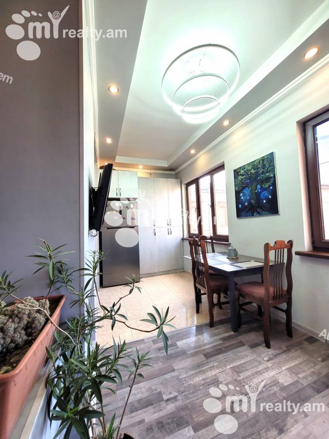 3 bedroom apartment for rent Mashtots Ave, Center Yerevan, 142134