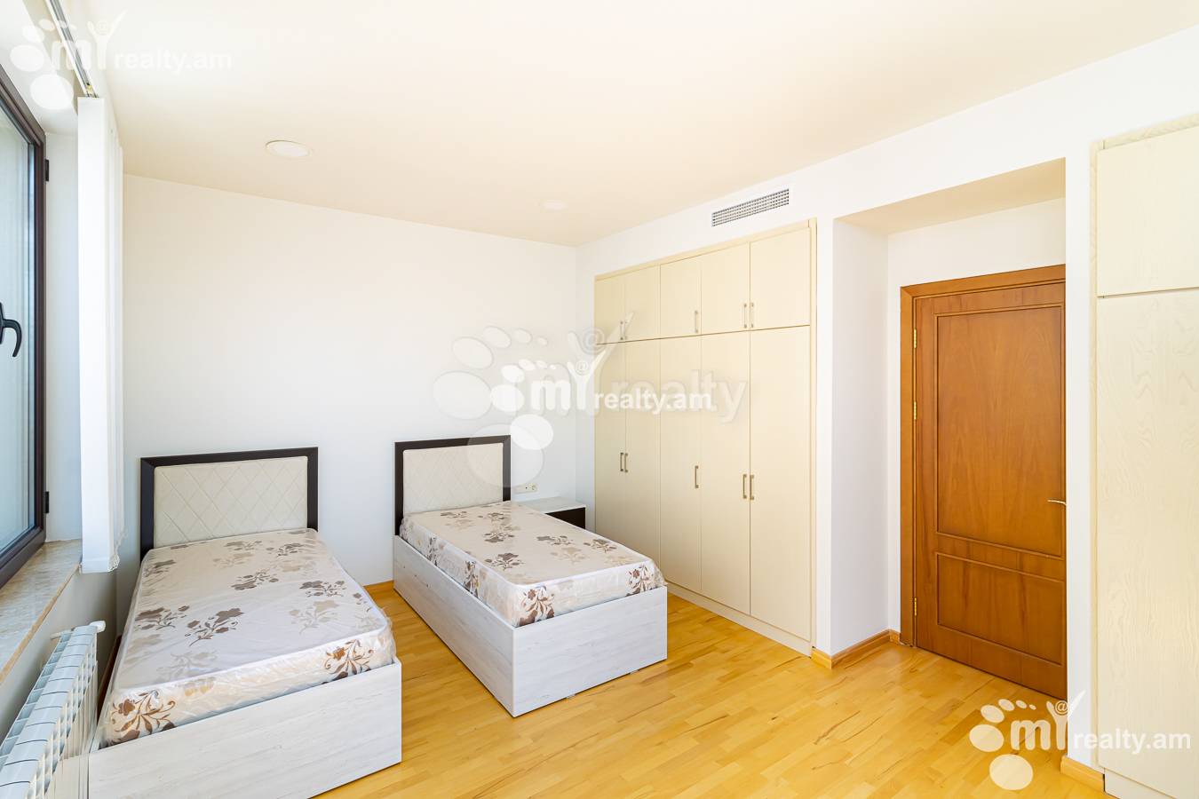 3 bedroom apartment for sale خیابان آنتارایین, مرکز شهر ایروان, 154889