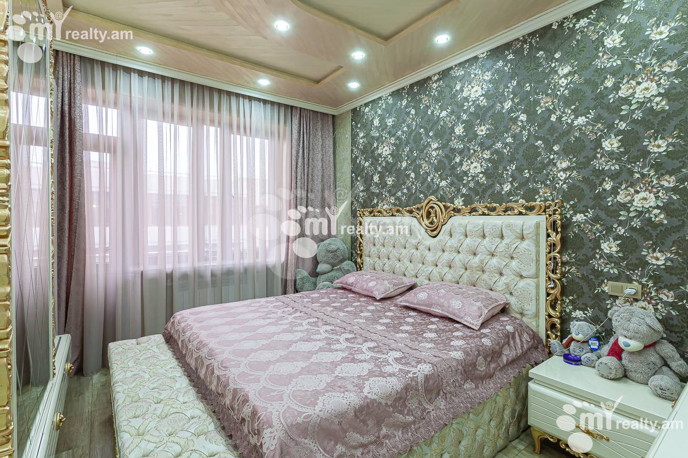 Купить 4 комнатную квартиру Аргишти ул, Центр Ереван, 143488