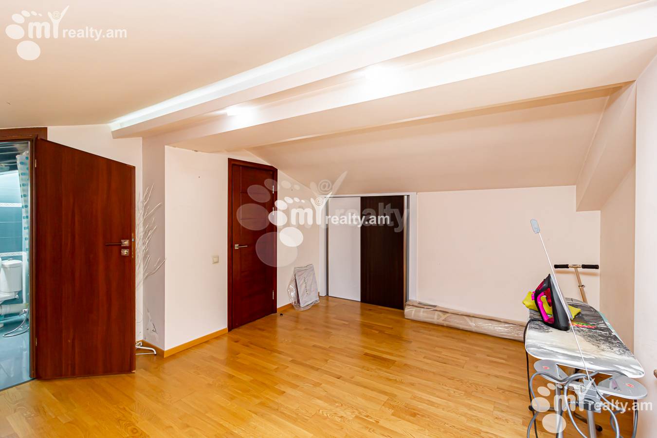 6 սենյականոց բնակարան  Ծարավ Աղբյուրի փող., Ավան Երևան, 152028