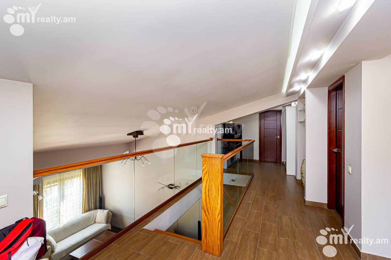 6 սենյականոց բնակարան  Ծարավ Աղբյուրի փող., Ավան Երևան, 152028