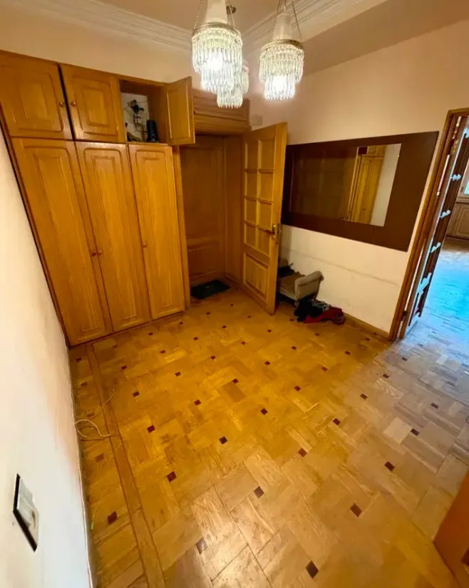 4 bedroom apartment for sale Baghramyan Ave (Kentron), Center Yerevan, 161086