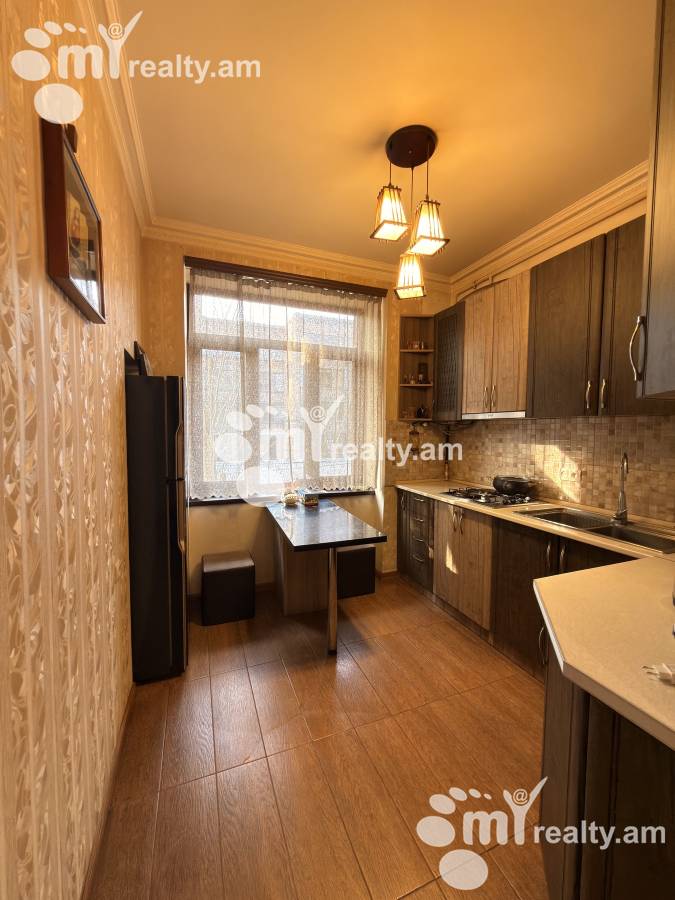 3 bedroom apartment for sale خیابان کومیتاس, عربگیر ایروان, 158530