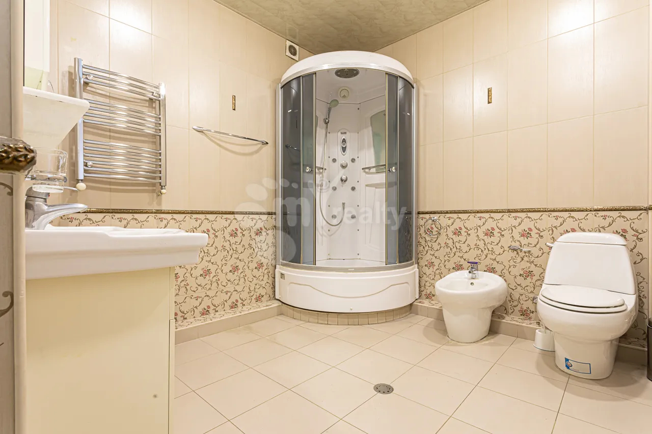 Снять 3 комнатную квартиру Амирян ул, Центр Ереван, 158205