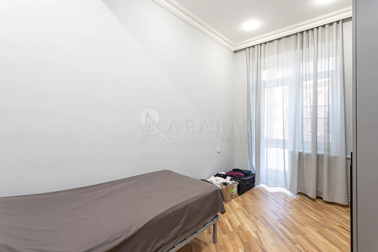 3 bedroom apartment for sale Mashtots Ave, Center Yerevan, 157494
