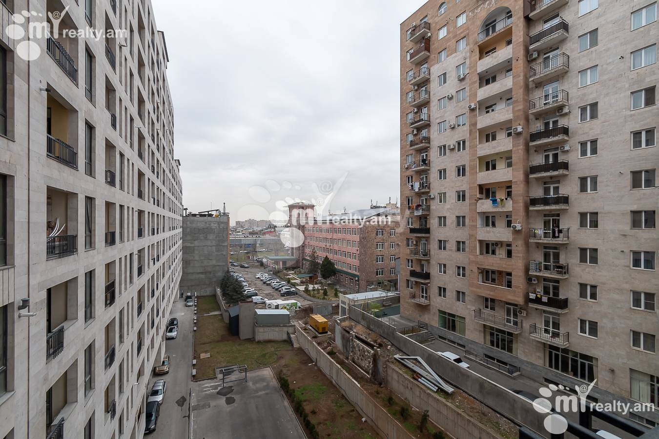 4 bedroom apartment for sale خیابان فوچیک, آچاپنیاک ایروان, 154054