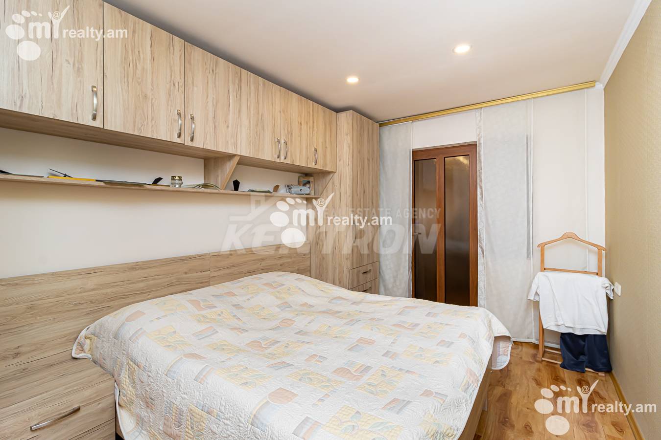 Купить 5 комнатную квартиру Г.Кочар ул, Арабкир Ереван, 154320