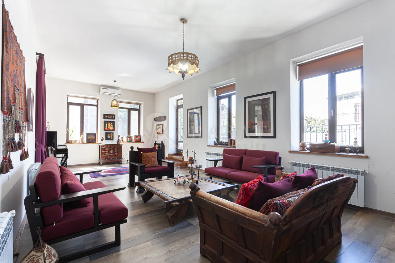 House for sale Fizkulturnikner St, Center Yerevan, 157325