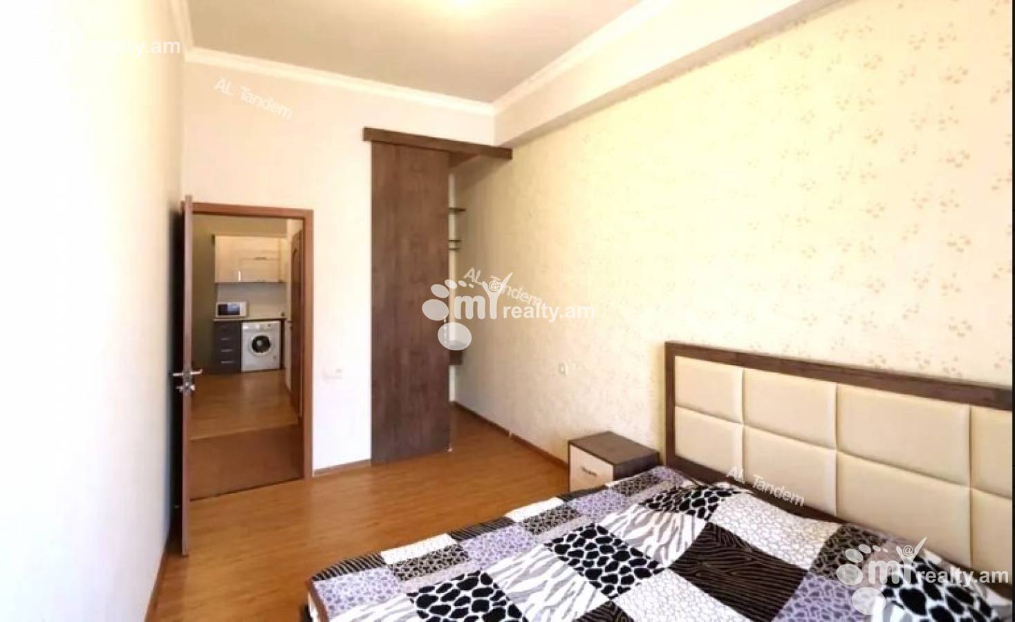3 bedroom apartment for sale خیابان یِکمالیان, مرکز شهر ایروان, 143081