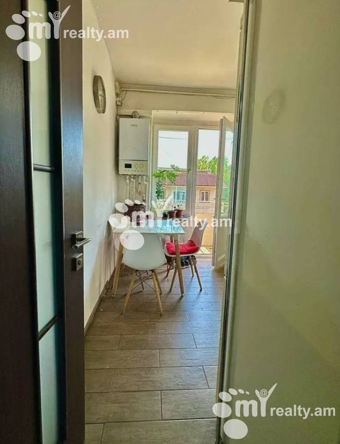 3 սենյականոց բնակարան  Քրիստաֆորի փող, Կենտրոն Երևան, 143507