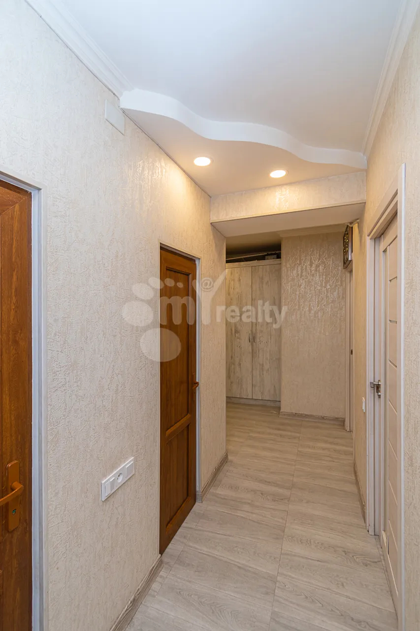 3 bedroom apartment for sale A. Avetisyan St, Arabkir Yerevan, 161276