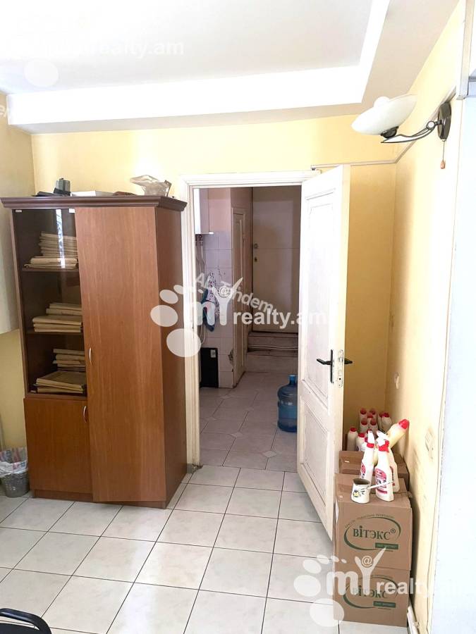 Կոմերցիոն տարածք  Ղազար Փարպեցու փող, Կենտրոն Երևան, 147137