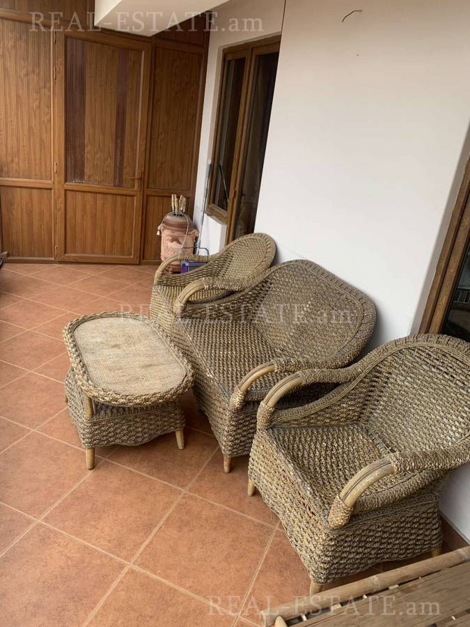 Купить 4 комнатную квартиру Гулакян ул, Арабкир Ереван, 133258