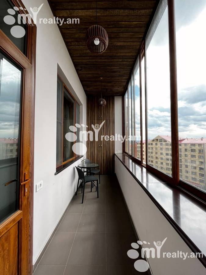 4 bedroom apartment for sale خیابان آزاتوتیان, عربگیر ایروان, 158123