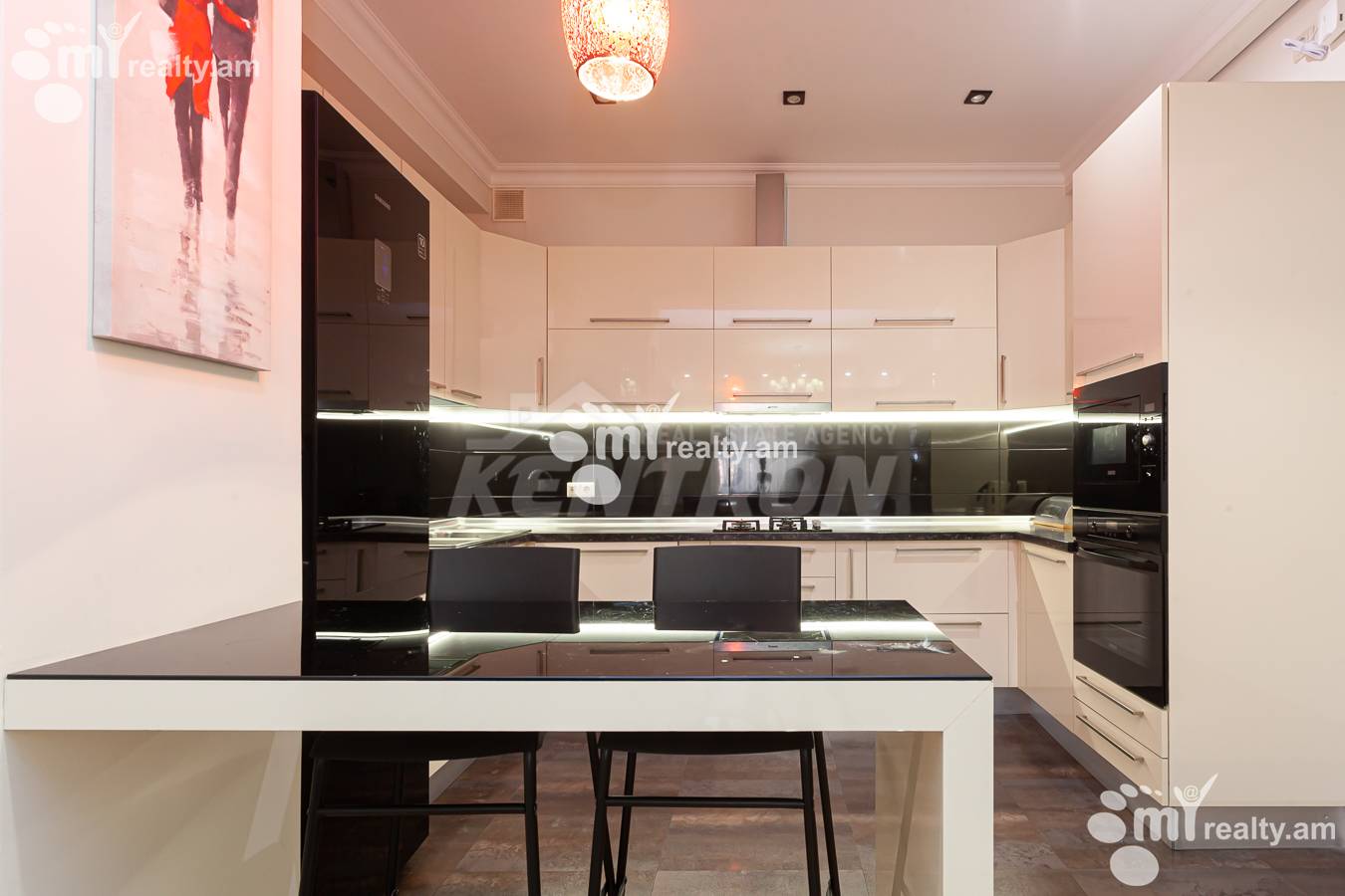 3 սենյականոց բնակարան վարձով Արամի փող, Կենտրոն Երևան, 156057
