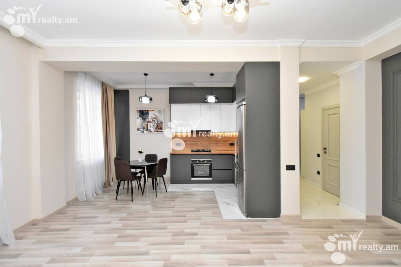 4 bedroom apartment for sale خیابان لِنینگراندیان, آچاپنیاک ایروان, 154815