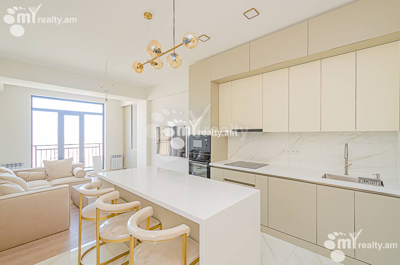 3 սենյականոց բնակարան  Չարենցի փող, Կենտրոն Երևան, 151966