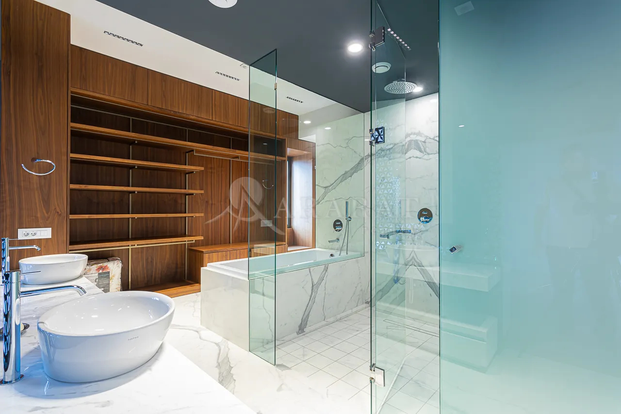 Купить 4 комнатную квартиру Пушкин ул, Центр Ереван, 157581