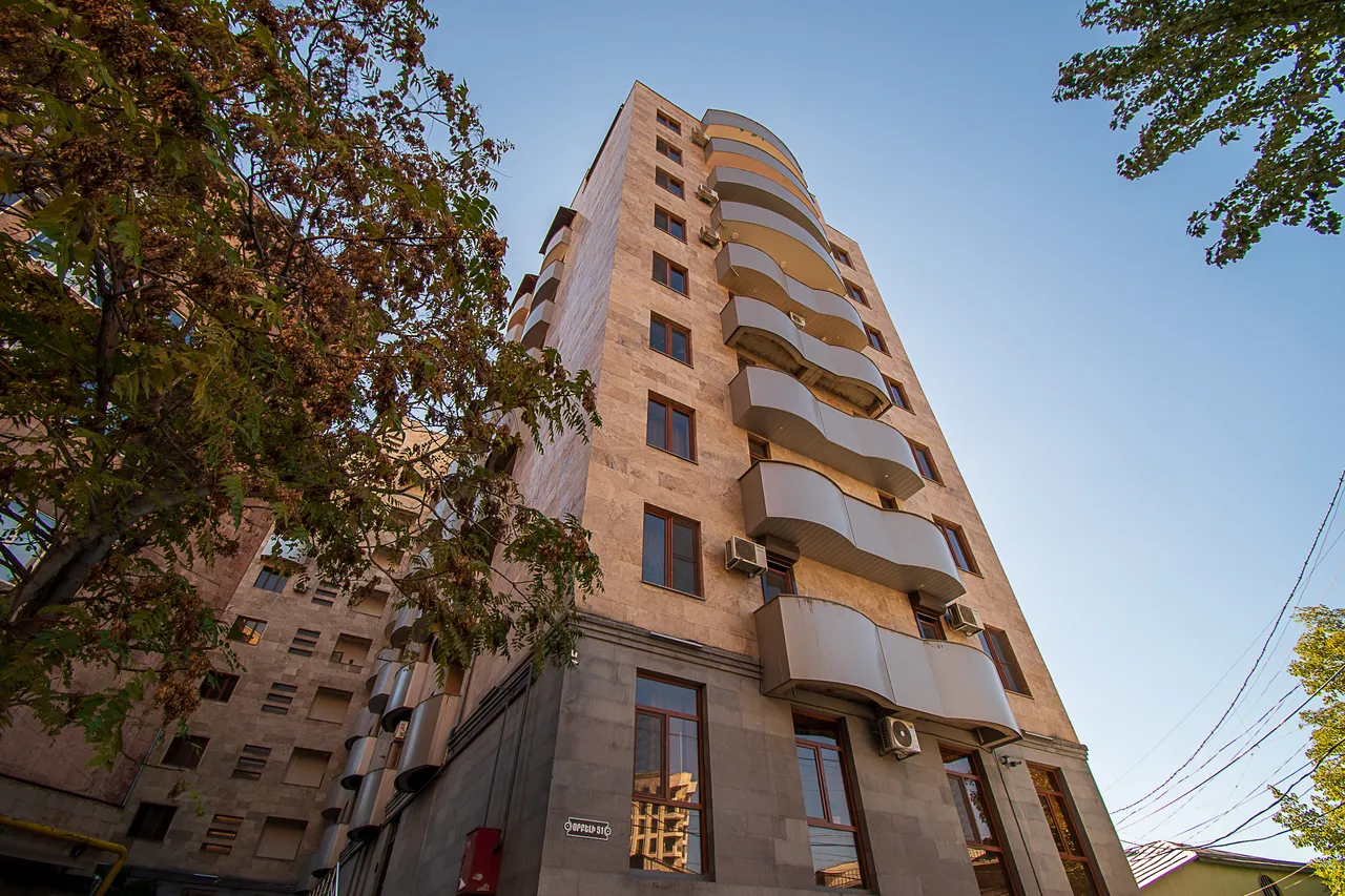 3 bedroom apartment for rent خیابان برادران اوربِلی, عربگیر ایروان, 158305