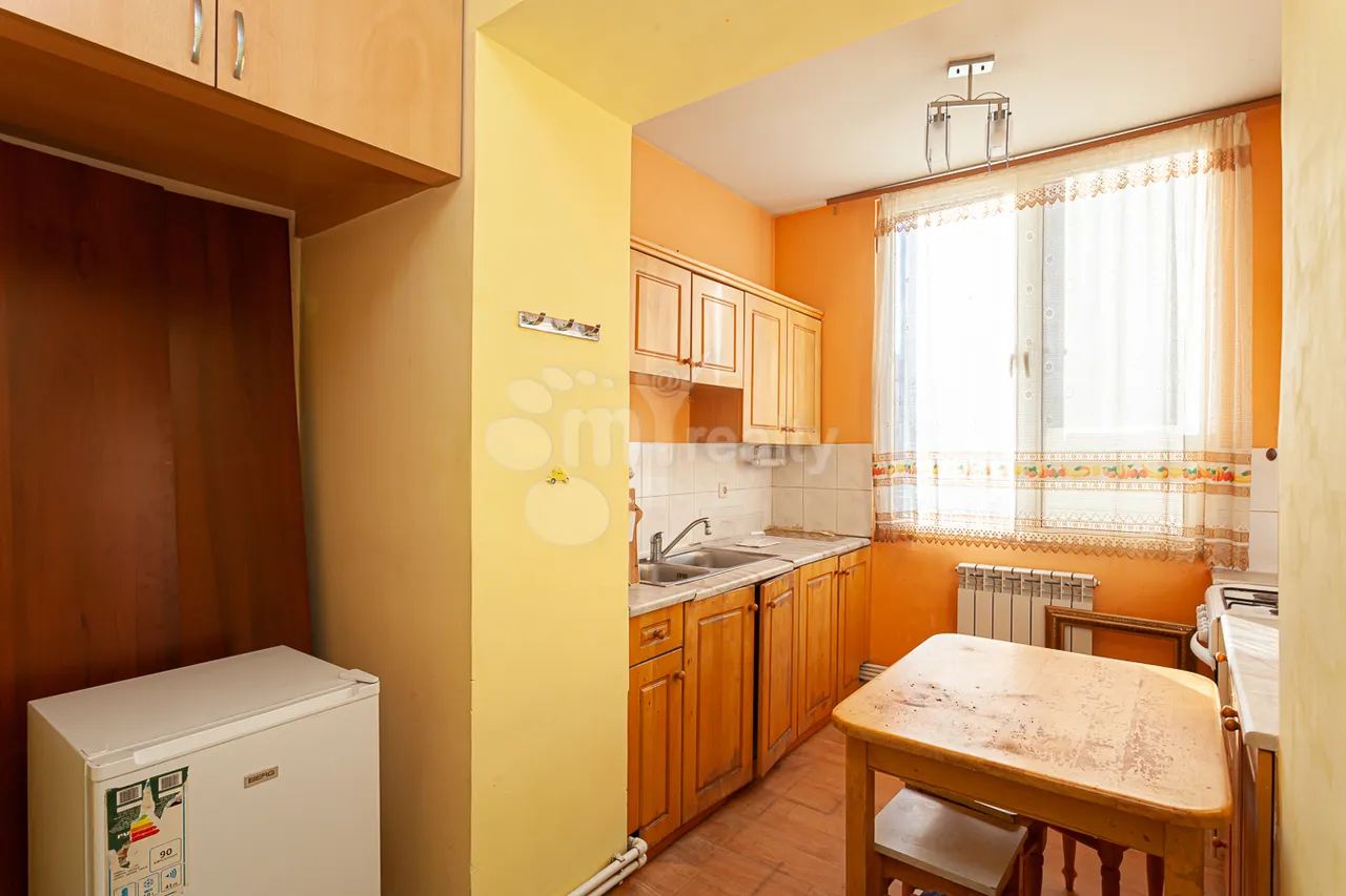 3 bedroom apartment for sale Zakyan St, Center Yerevan, 160263