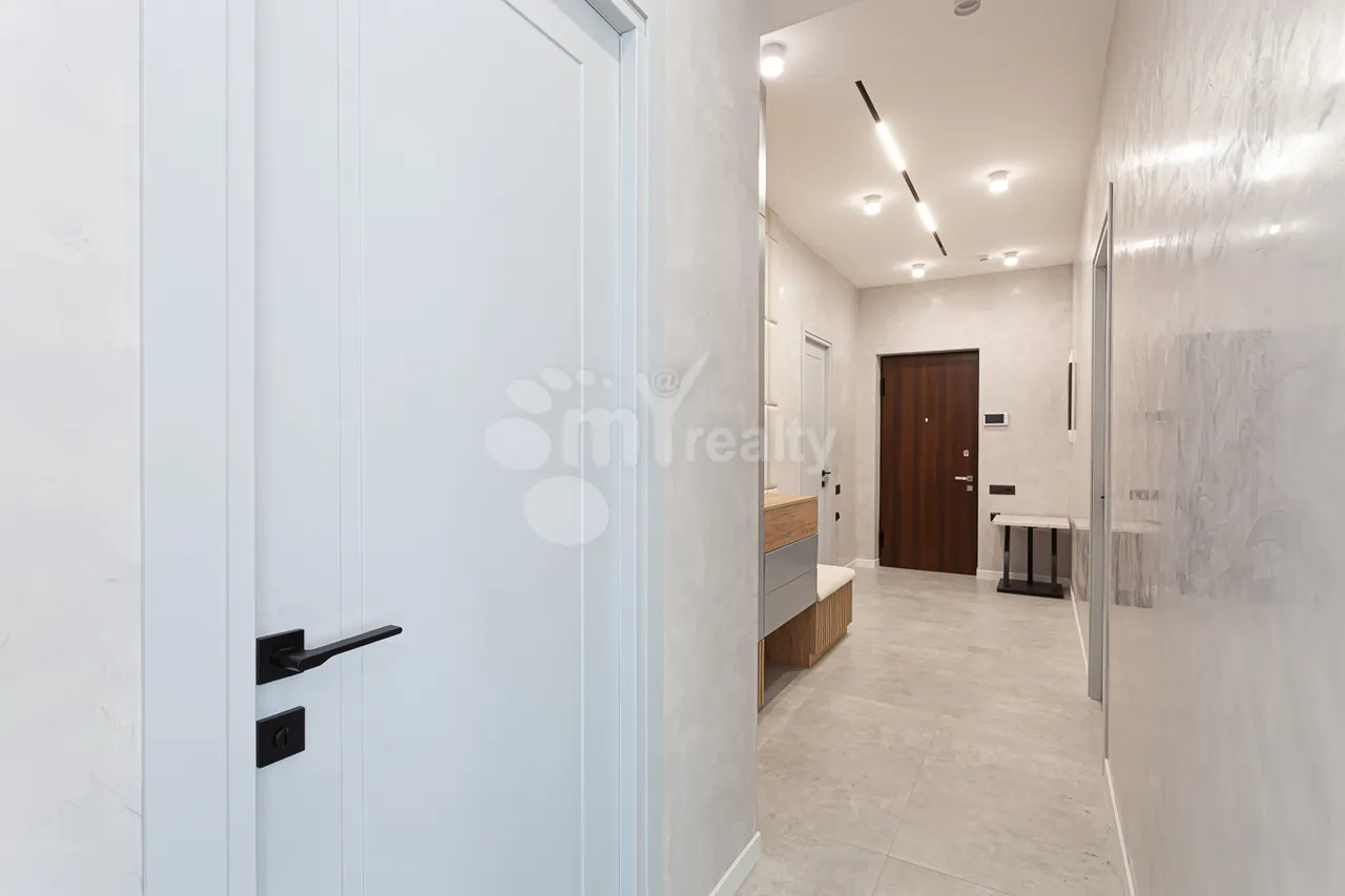 3 bedroom apartment for rent Arshakunyats Ave, Center Yerevan, 161054