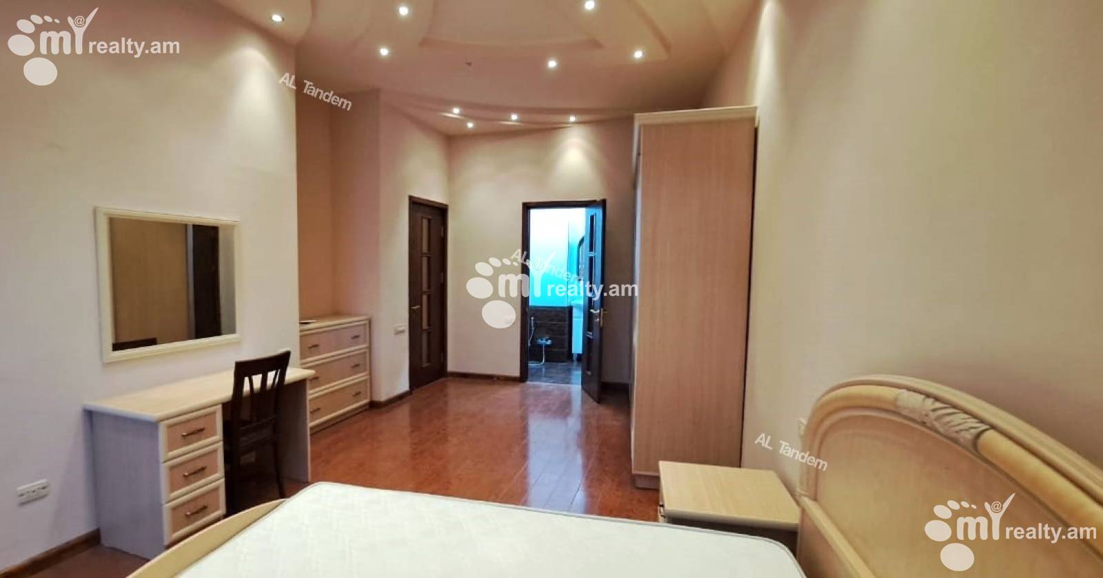 4 bedroom apartment for sale Dzorap St, Center Yerevan, 154386