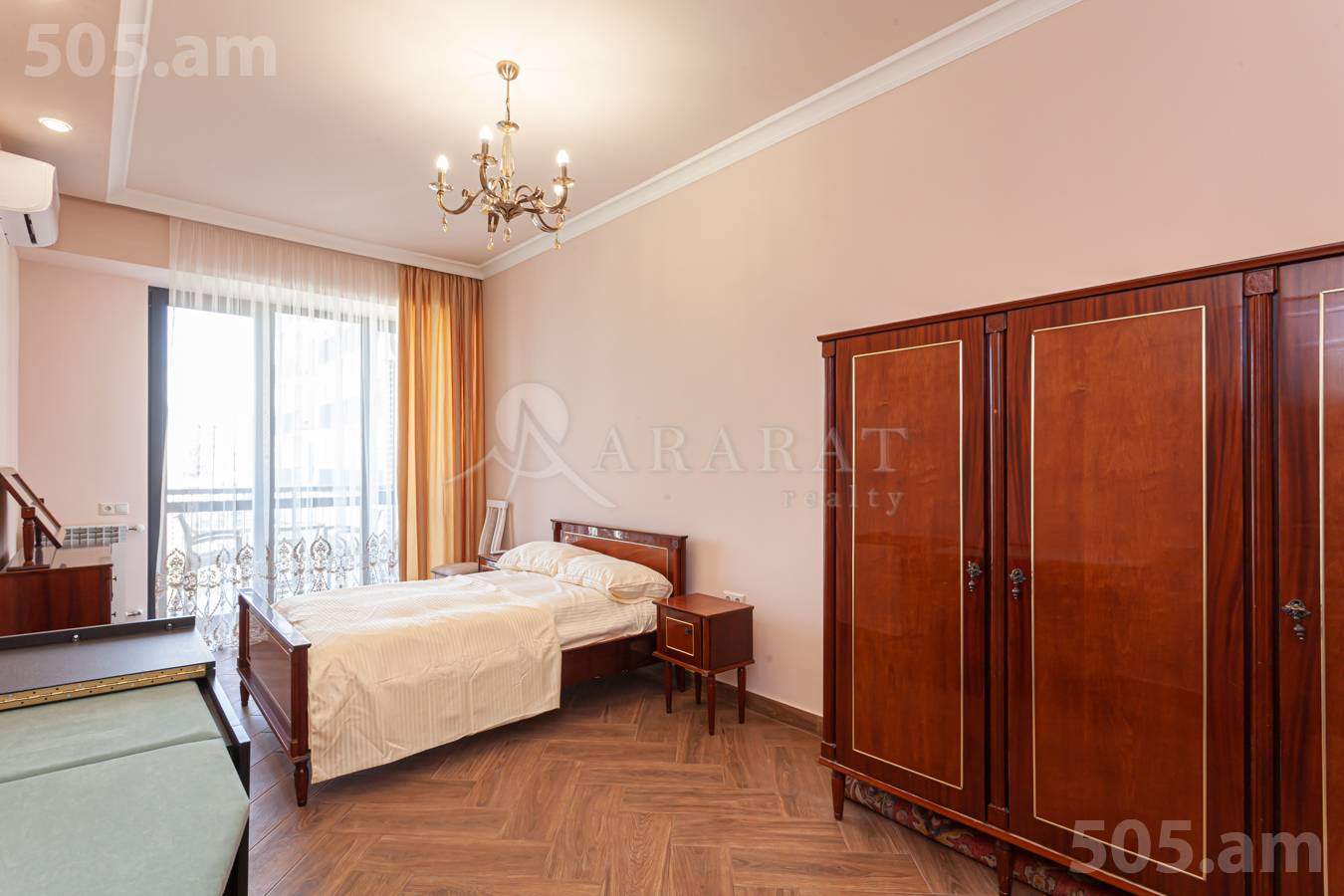 4 bedroom apartment for rent Rostom St, Center Yerevan, 149800