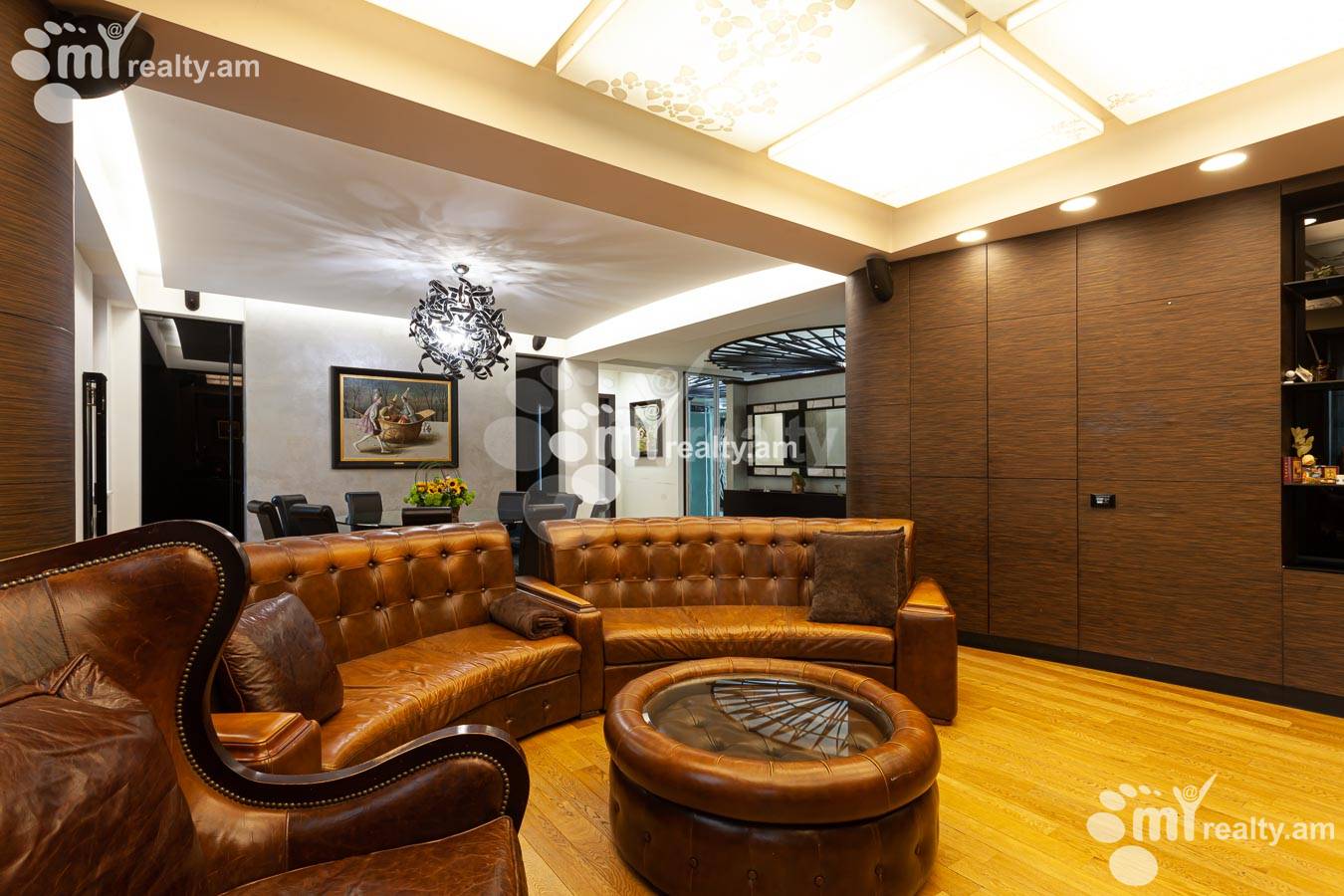 4 սենյականոց բնակարան  Տերյան փող, Կենտրոն Երևան, 155295