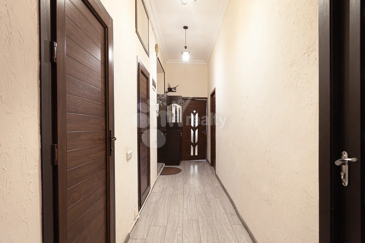 3 bedroom apartment for rent Mashtots Ave, Center Yerevan, 161482