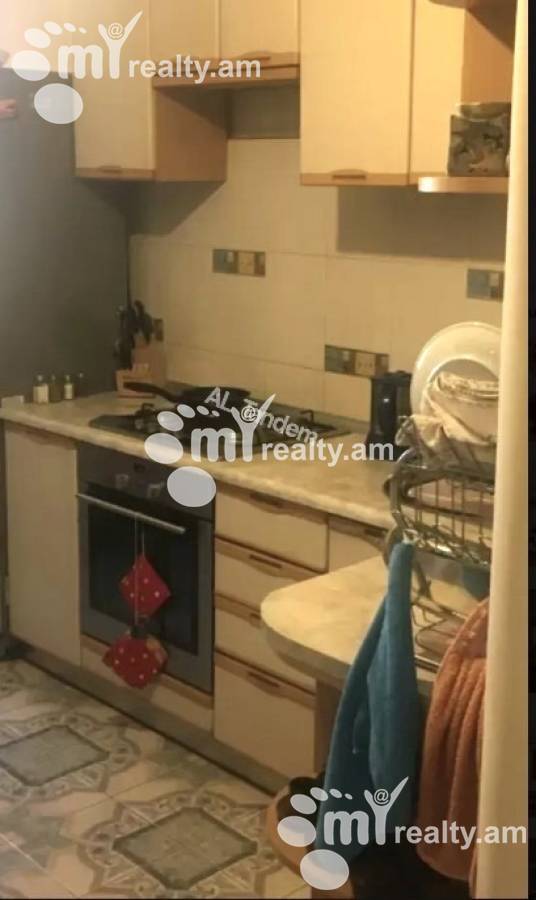 3 սենյականոց բնակարան  Սայաթ-Նովայի պող, Կենտրոն Երևան, 141287