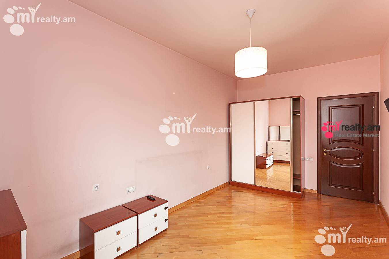 Купить 3 комнатную квартиру Ростом ул, Центр Ереван, 134225