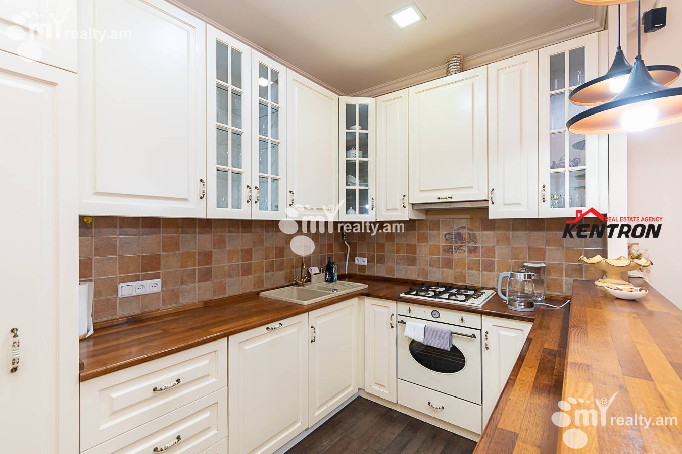 3 սենյականոց բնակարան  Պուշկինի փող, Կենտրոն Երևան, 133350