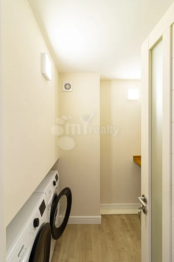 3 bedroom apartment for rent Antarayin St, Center Yerevan, 161496