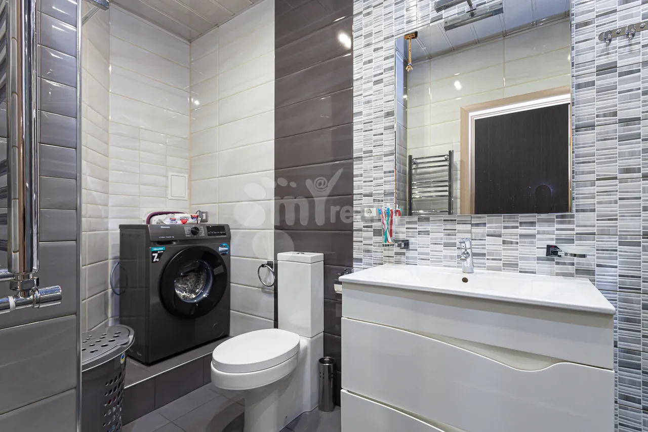 4 bedroom apartment for sale Ler. Kamsar St, Center Yerevan, 160740
