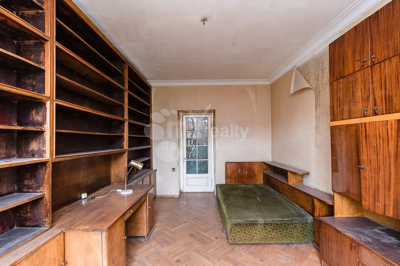 3 bedroom apartment for sale خیابان ابوویان, مرکز شهر ایروان, 160652