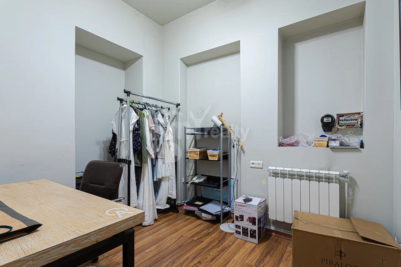 Снять коммерческoе помещение Сарян ул, Центр Ереван, 160192