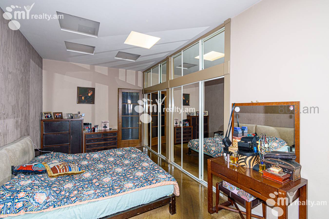 5 bedroom apartment for sale Hanrapetutyan St, Center Yerevan, 129367