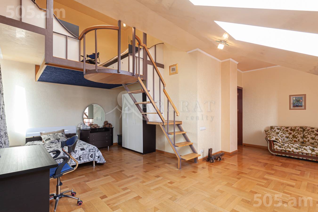 5 bedroom apartment for sale Amiryan St, Center Yerevan, 150344
