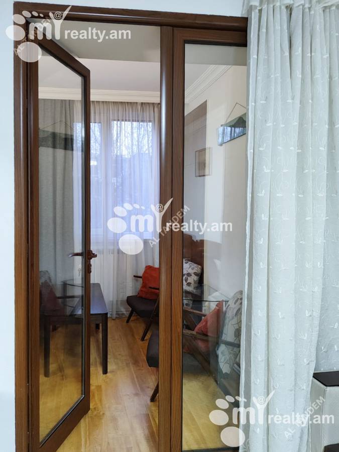 Снять 3 комнатную квартиру Абовян ул, Центр Ереван, 142503