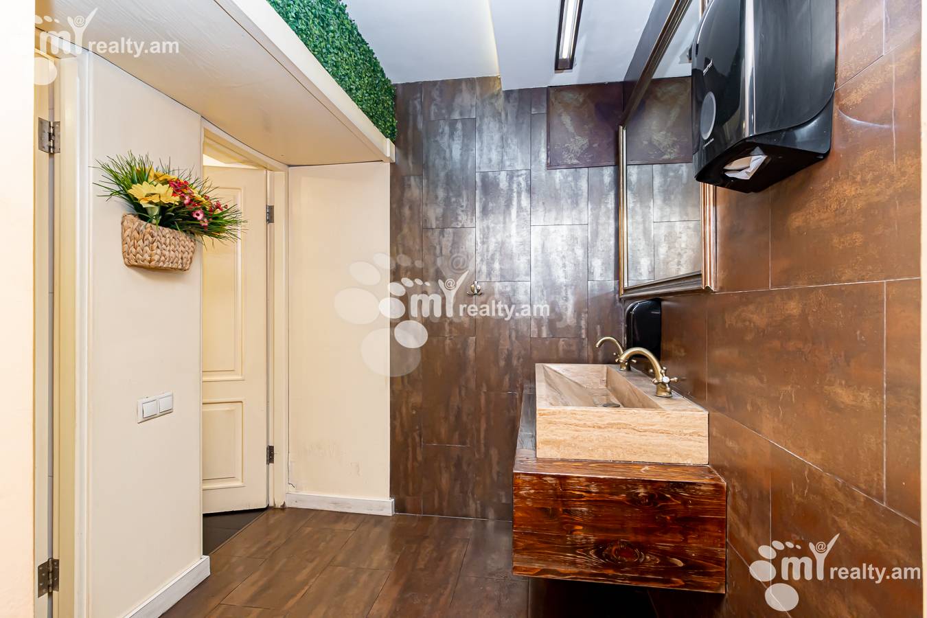 Commercial property for sale Arshakunyats Ave, Center Yerevan, 149846